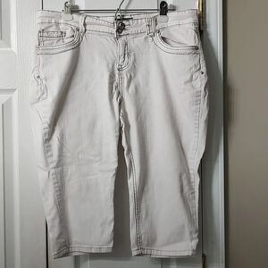 Jane Doe white cropped capris  Sz 18 EUC